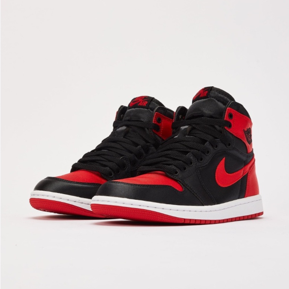 Nike Women’s Jordan Air Jordan 1 Retro High OG ‘Satin Bred”